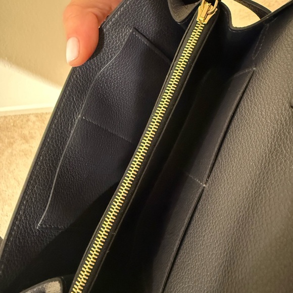 Hermes Navy Blue Crossbody Bag with Gold Clasp - Picture 4 of 6